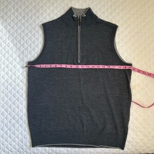 Raffi wool sweater vest size Small